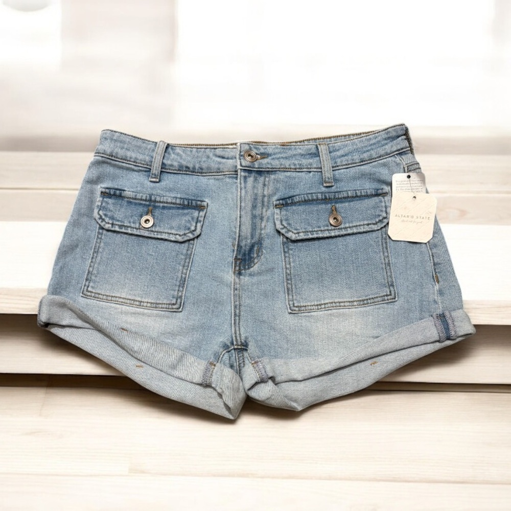 Altar’d State Front Pocket Stretch Twisted Hem Jean Shorts NWT